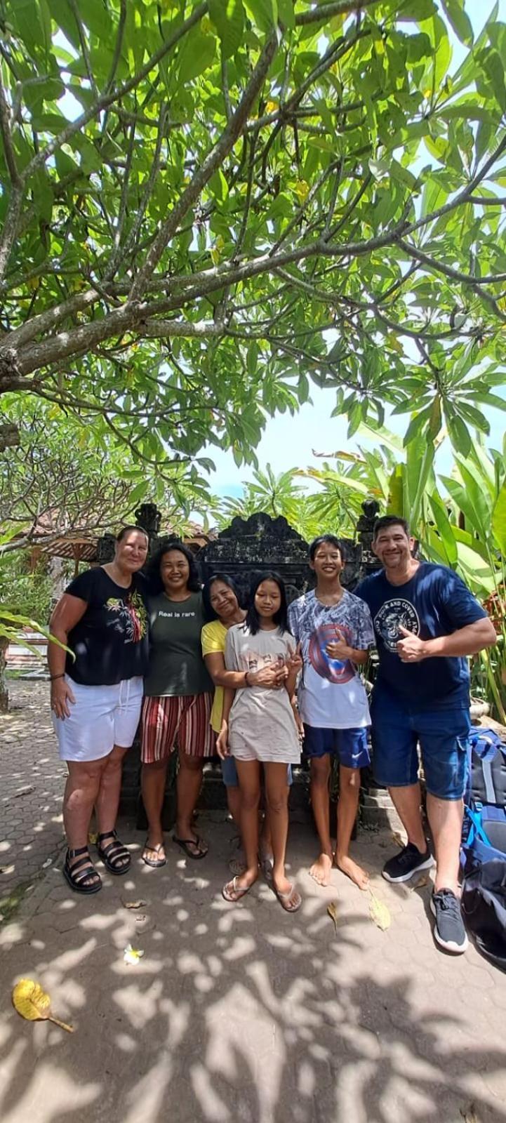 Serongga Guest House Lebih ภายนอก รูปภาพ