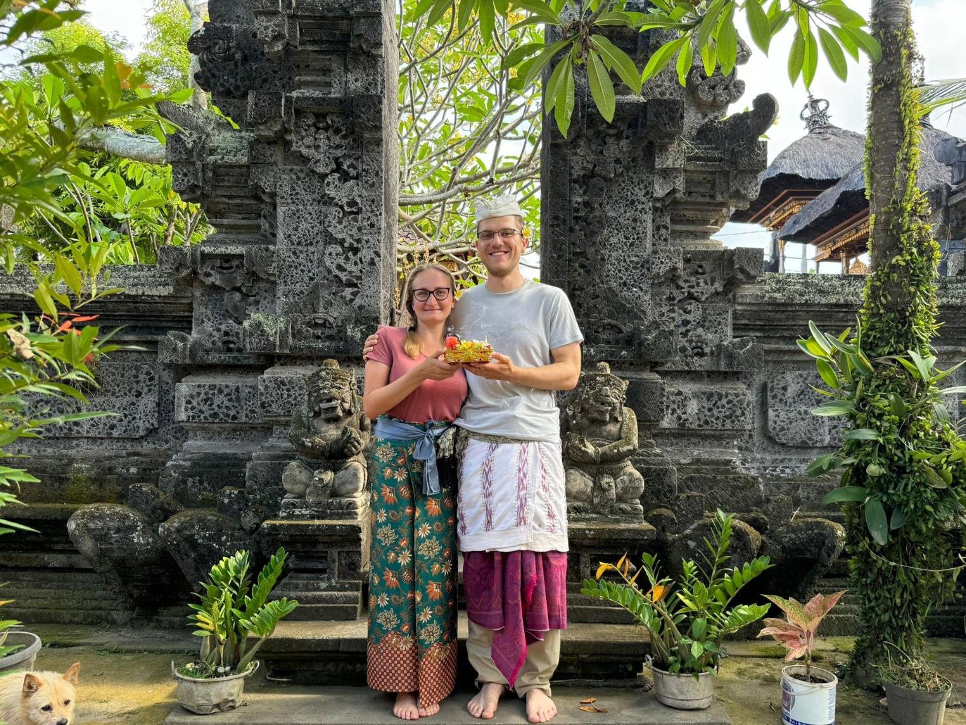 Serongga Guest House Lebih ภายนอก รูปภาพ