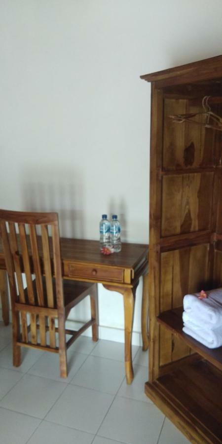 Serongga Guest House Lebih ภายนอก รูปภาพ